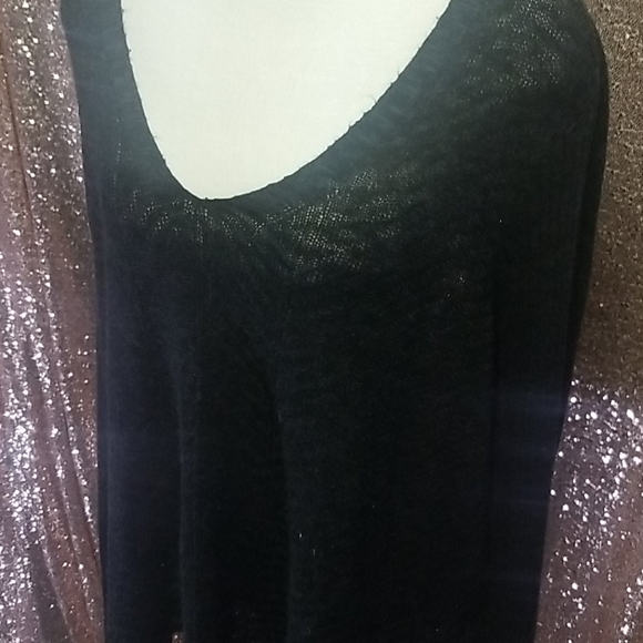 L- Black Knit V Neck - Picture 2 of 2